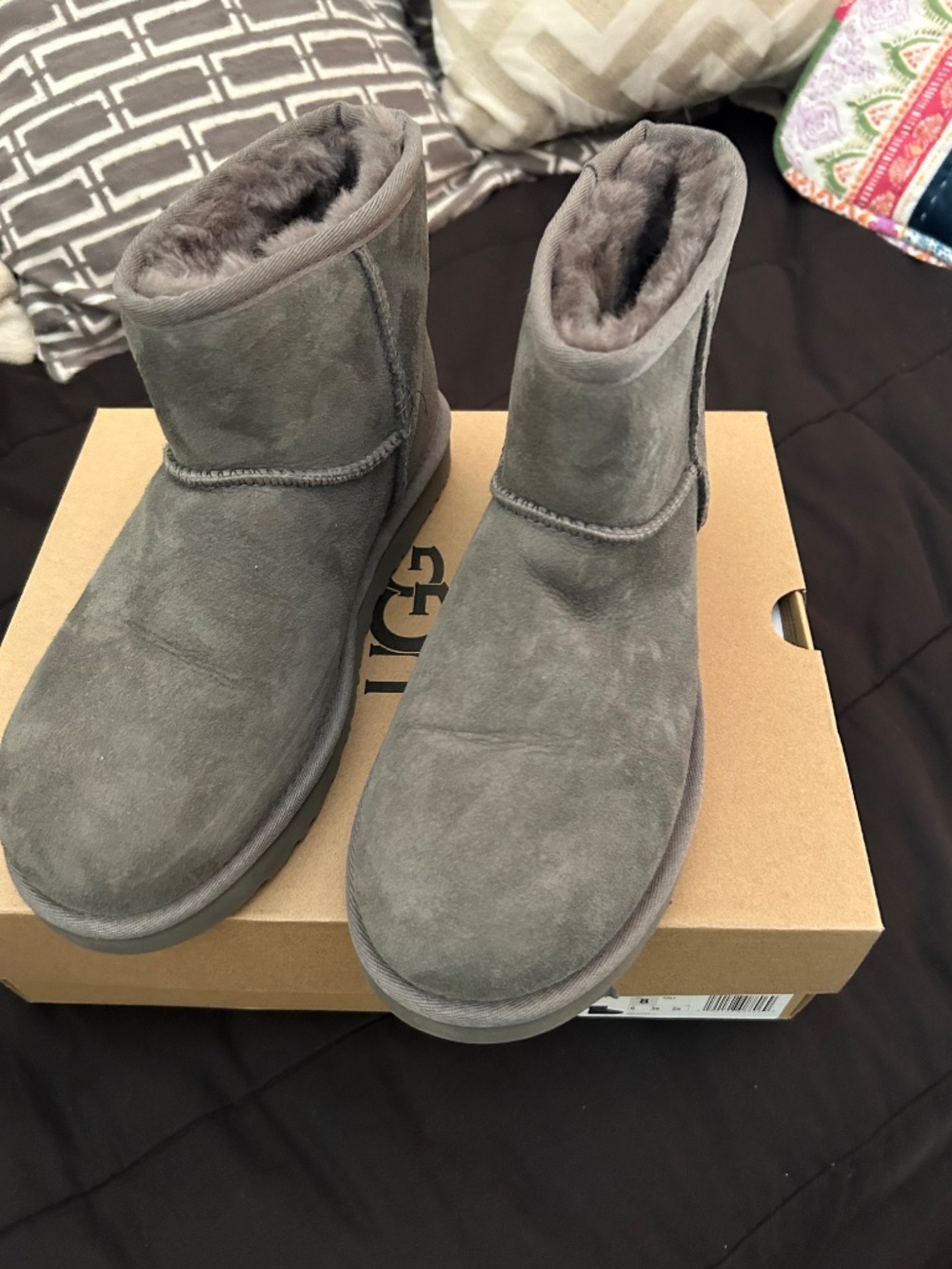 UGG Classic Mini - Picture 6 of 9